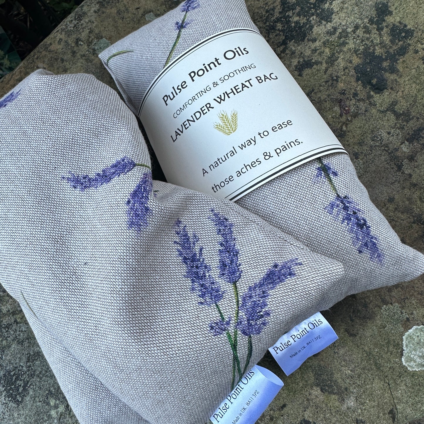 Microwaveable wheat bag with English lavender. Re-useable heated neck wrap
