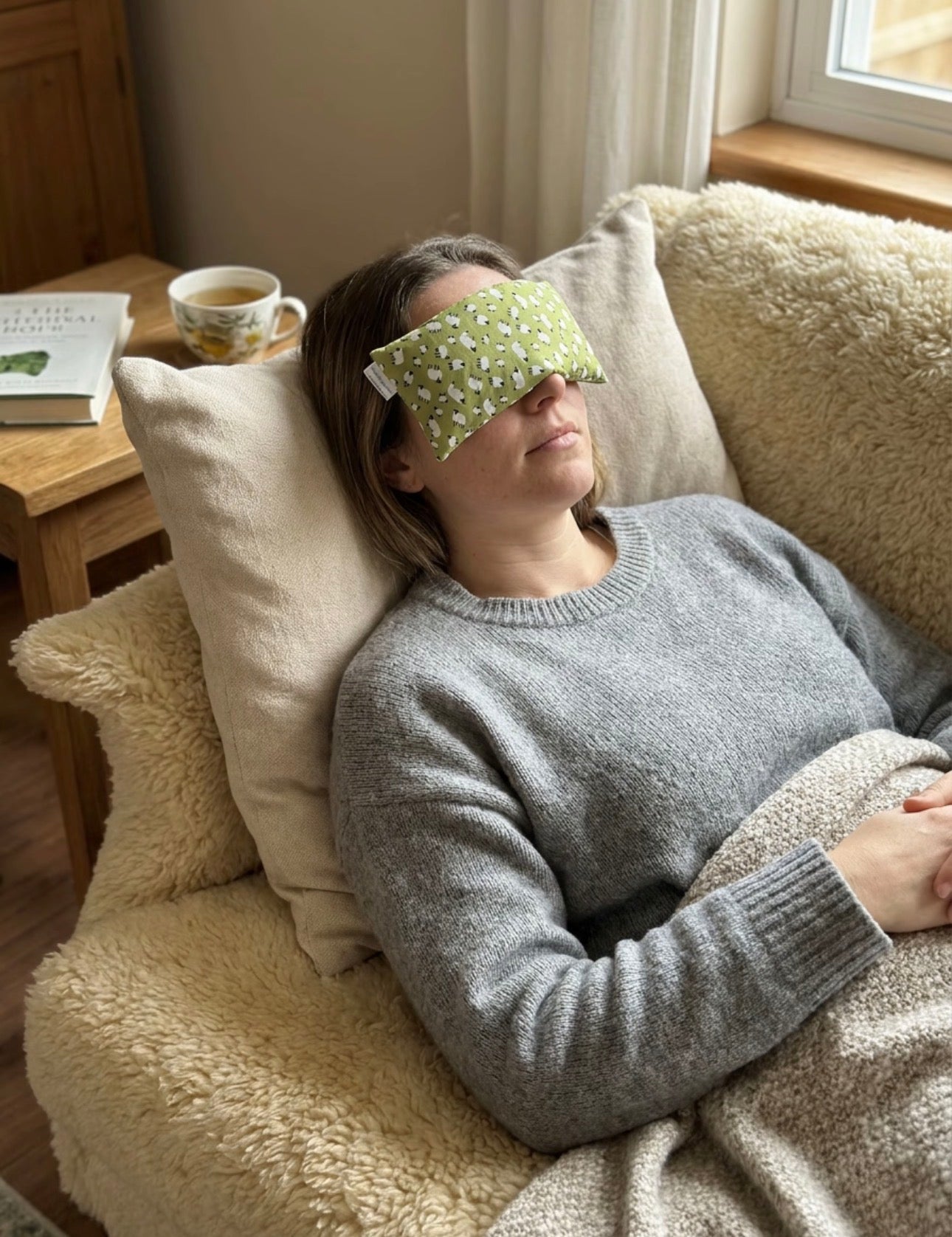 Lavender Eye Pillow - Daisy Print Aromatherapy Sleep Mask for Yoga & Meditation